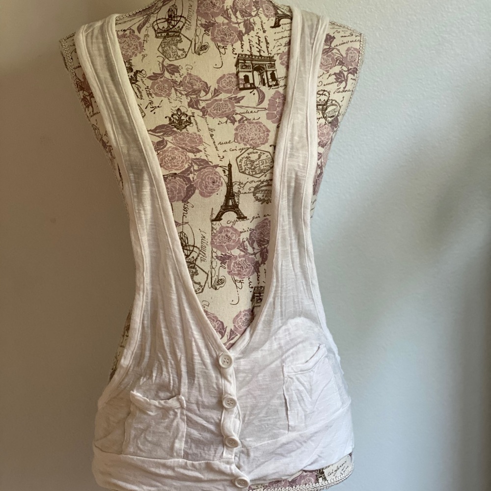 White cardigan/ vest